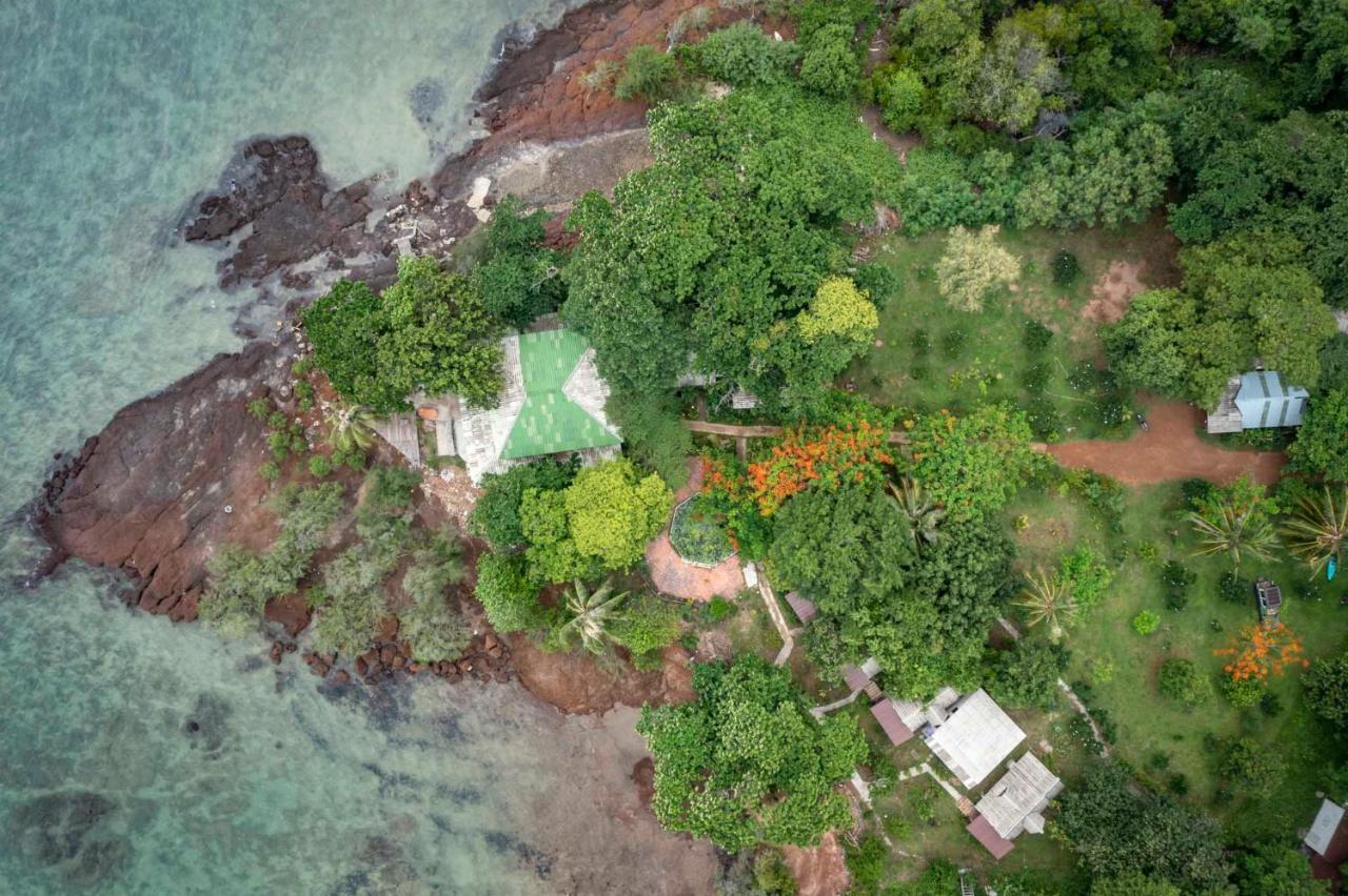 Banana Sunset - Bar & Bungalows Koh Mak Exterior photo