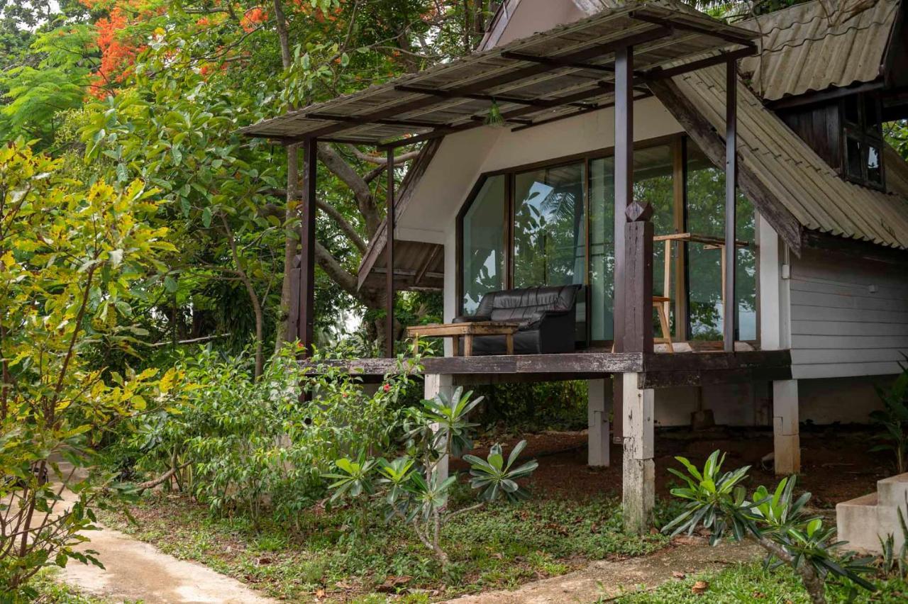 Banana Sunset - Bar & Bungalows Koh Mak Exterior photo